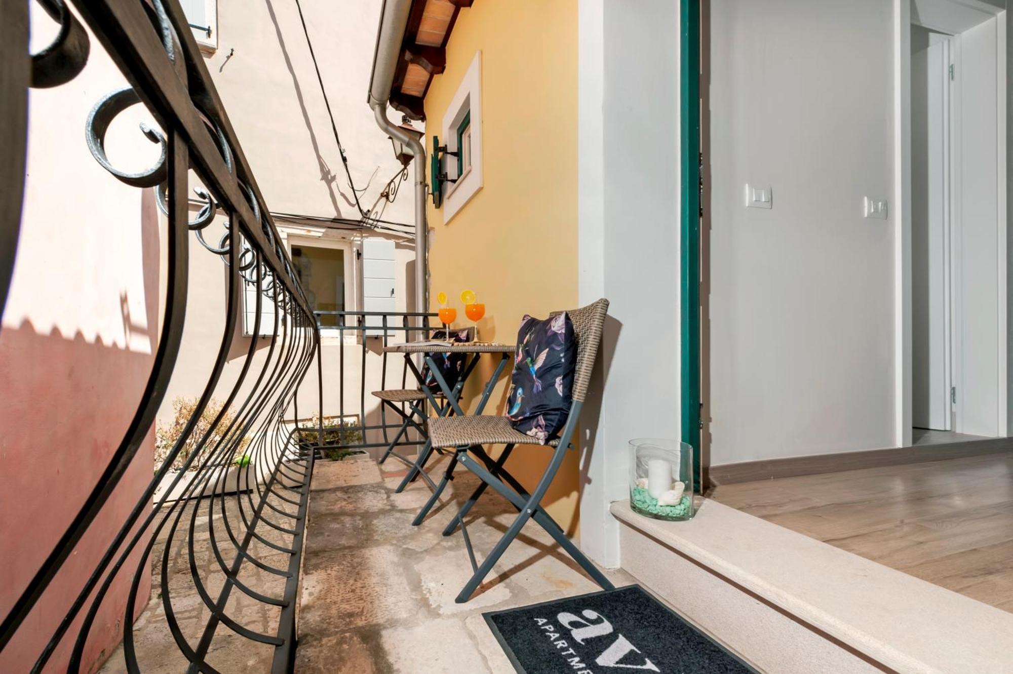 Appartamento Yellow House *